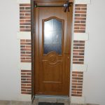 Porte vitrage sécurité imitation bois (en cours de pose sur la photo)